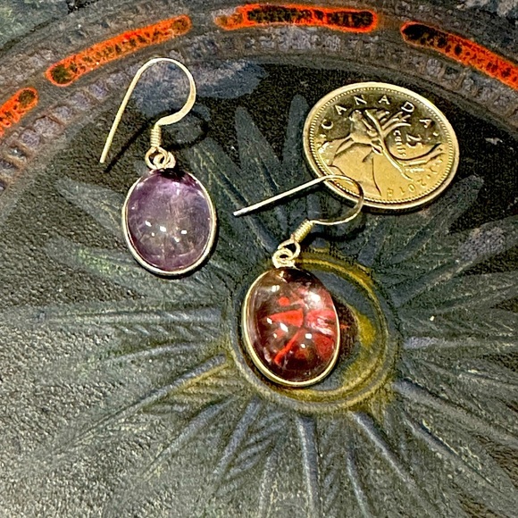 PURPLE glass/amethyst? Sterling silver post earrings - Picture 1 of 9